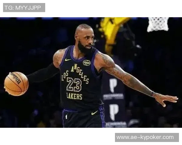 老詹虽显生疏但视野传球依旧出色艾顿与海斯双双获益丰厚